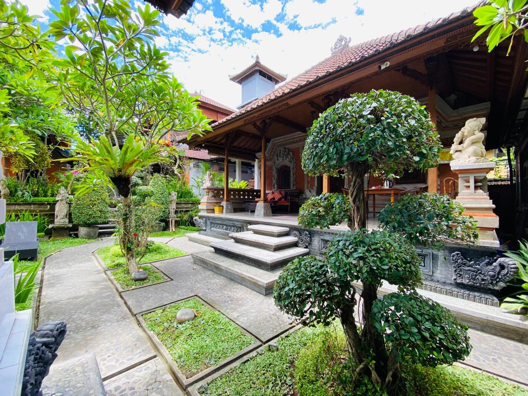 Aura Bisma Guesthouse Ubud  Exterior photo