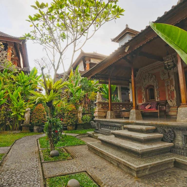Aura Bisma Guesthouse Ubud  Exterior photo